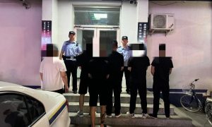 内蒙古一歌厅内被人恶意倾倒五大桶垃圾，6人相继到案缩略图