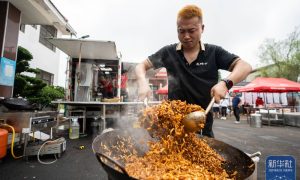 聚焦防汛抗洪｜日供盒饭2000份 爱心餐助力防汛抗洪缩略图