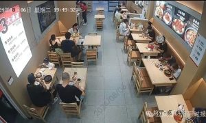 事发济南一门店，男子一番操作后，被警方抓获缩略图