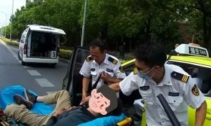 上海街头，一男子开车时突然喘不过气，祸根竟是后备箱的……缩略图