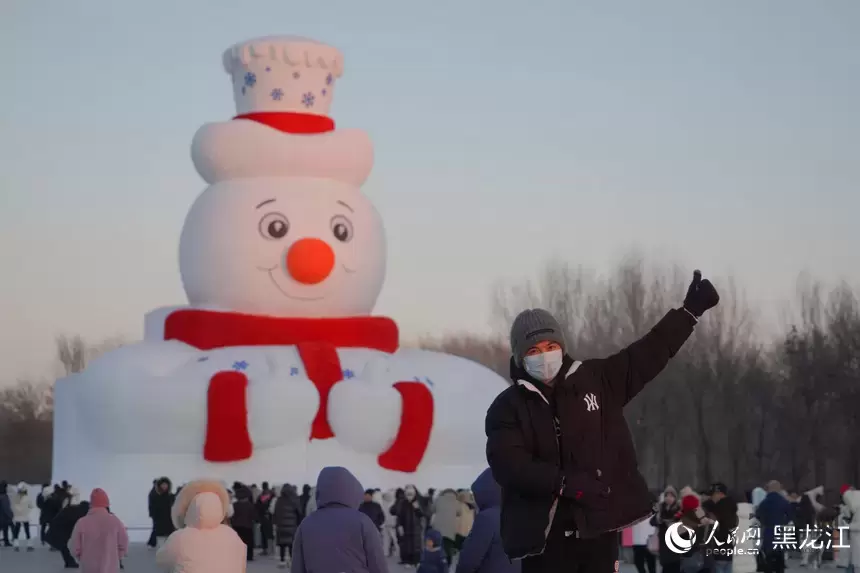 哈尔滨太阳岛大雪人“C位”亮相插图3