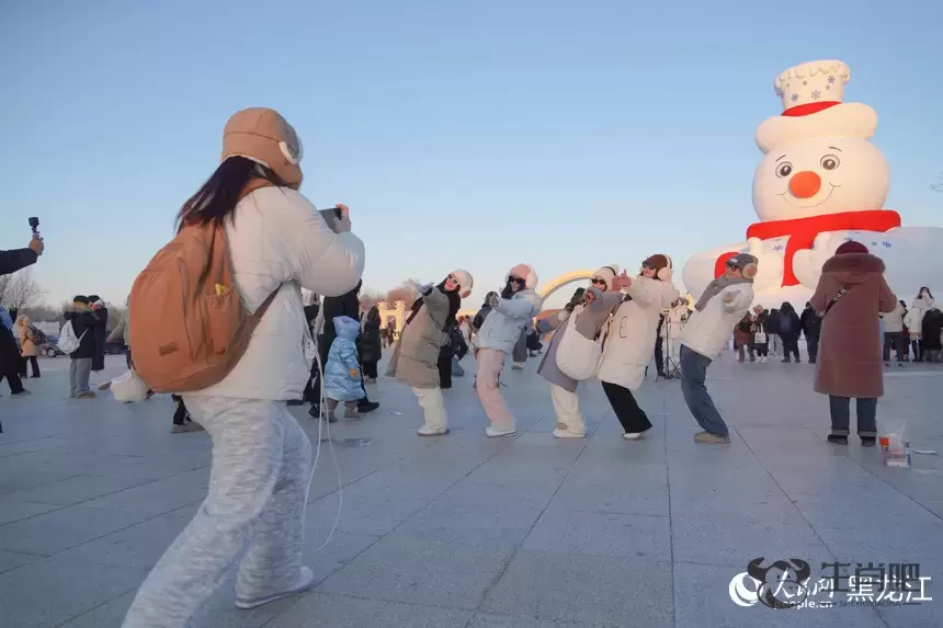 哈尔滨太阳岛大雪人“C位”亮相插图5