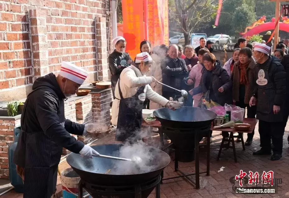 乡村文旅活动让杜仲鸡火辣出圈插图