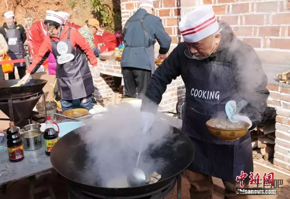 乡村文旅活动让杜仲鸡火辣出圈插图1